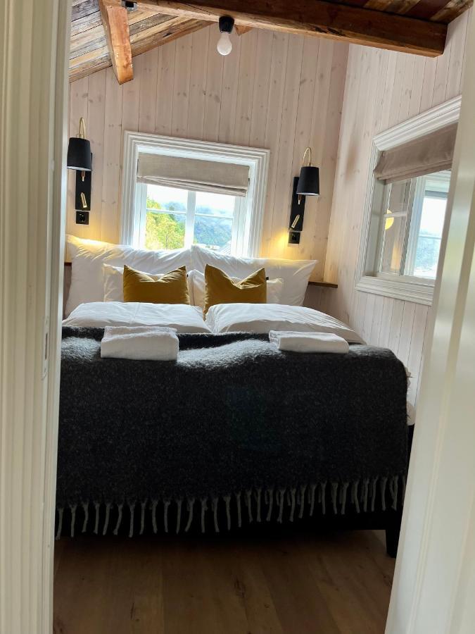 Lofoten Suite Apartments - Rostad Retro Rorbuer Reine Exterior photo