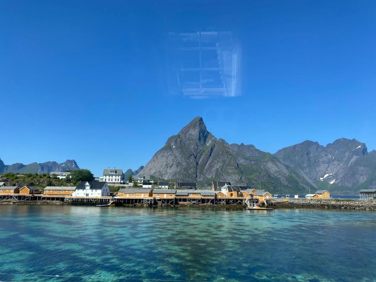 Lofoten Suite Apartments - Rostad Retro Rorbuer Reine Exterior photo