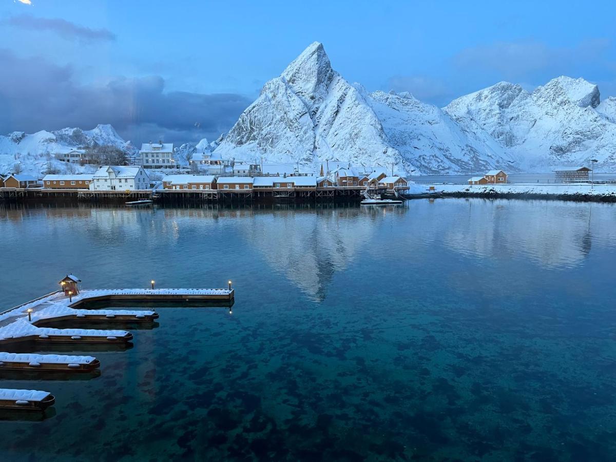 Lofoten Suite Apartments - Rostad Retro Rorbuer Reine Exterior photo