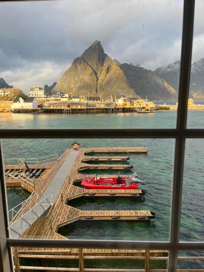 Lofoten Suite Apartments - Rostad Retro Rorbuer Reine Exterior photo