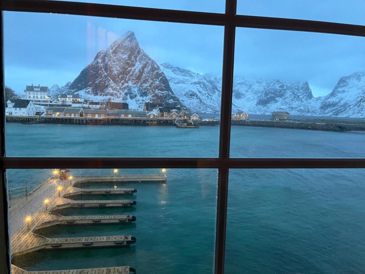 Lofoten Suite Apartments - Rostad Retro Rorbuer Reine Exterior photo