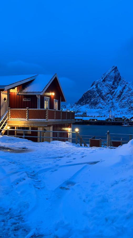 Lofoten Suite Apartments - Rostad Retro Rorbuer Reine Exterior photo