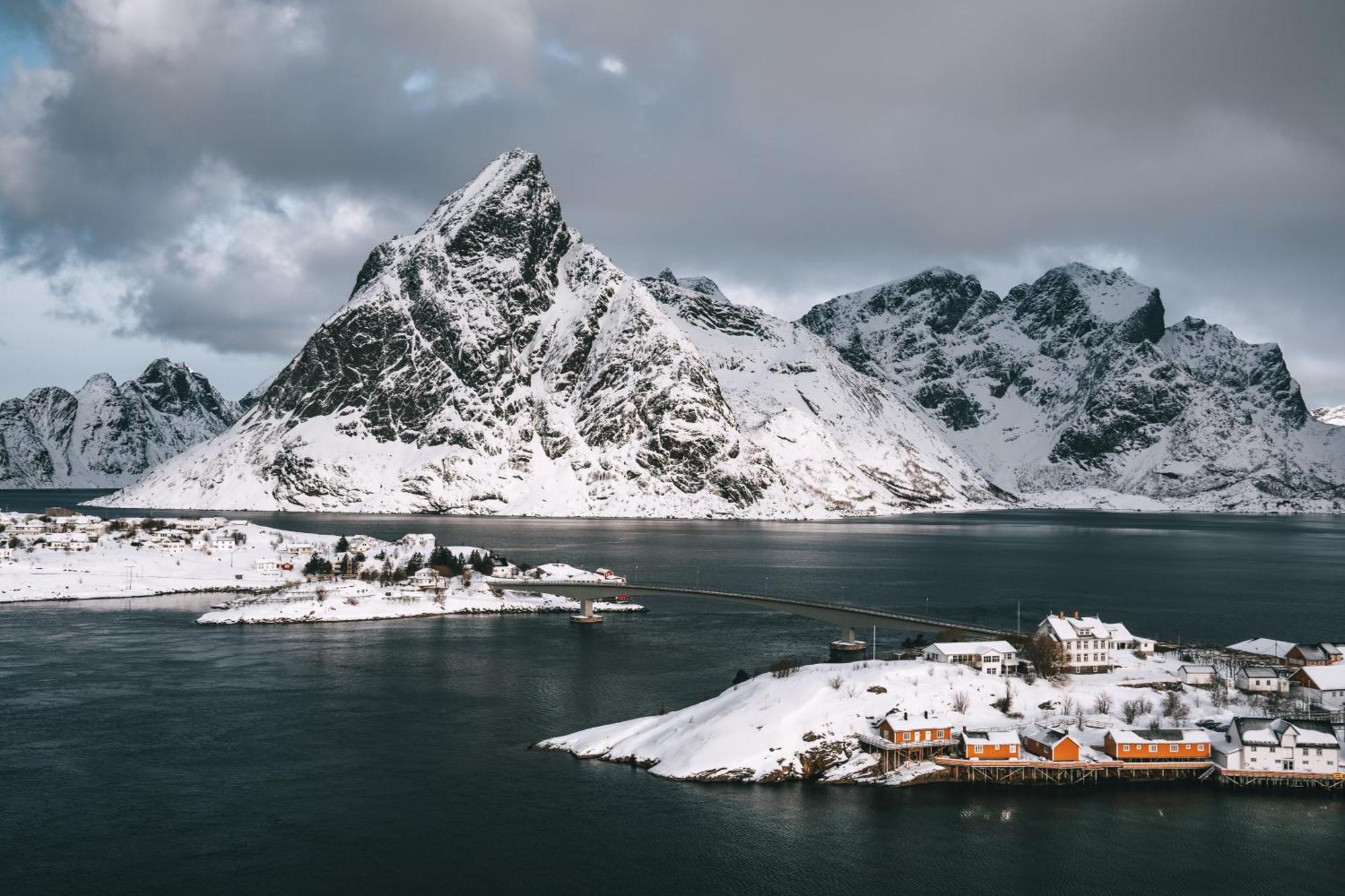 Lofoten Suite Apartments - Rostad Retro Rorbuer Reine Exterior photo